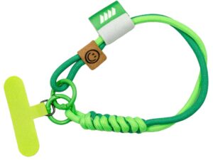 Cordino artigianale in paracord verde fluo con anello girevole e dettagli personalizzabili. Un gadget leggero ed efficace firmato AMGS Group.