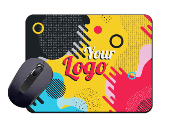Tappetino per mouse rettangolare personalizzato con grafica accattivante, soluzione durevole per visibilità costante del brand, proposto da AMGS Group.