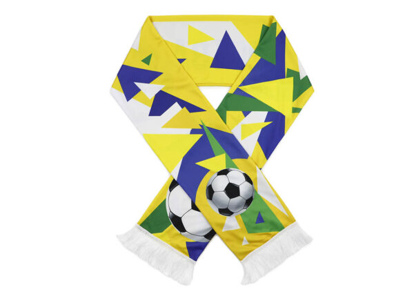 Sciarpa sportiva stile Brasile con grafica geometrica e motivo del pallone da calcio, rifinita con frange bianche.