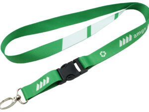 Lanyard in rPET con Sgancio Rapido verde con moschettone in metallo. Soluzione pratica per badge aziendali, disponibile da AMGS Group.