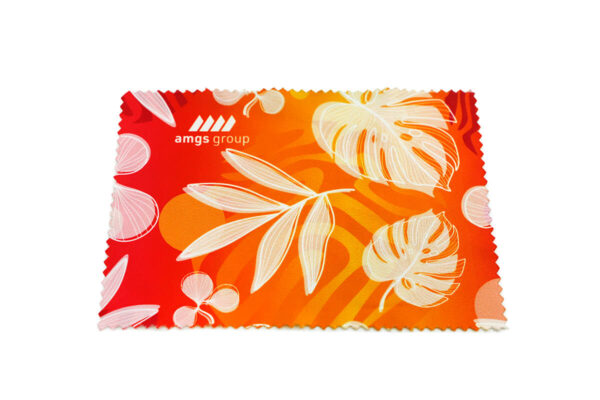 Panno in microfibra con motivo di foglie tropicali – stampa a colori sublimata e colori resistenti, disponibile da AMGS Group.