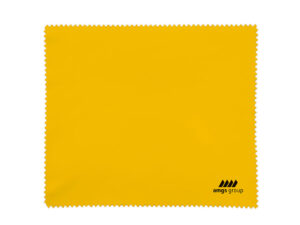 Panno in microfibra 15×18 cm – colore giallo intenso, stampa a sublimazione a colori e qualità certificata di AMGS Group.