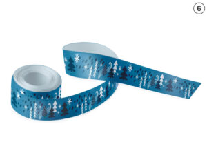 Nastro a sublimazione blu con motivo invernale di alberi di Natale e fiocchi di neve (Design 1). Ideale per il confezionamento di regali natalizi B2B. Produttore AMGS Group.